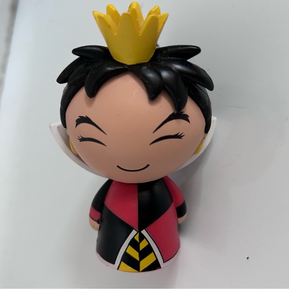 FUNKO DORBZ: Queen of Hearts of Alice in the Wonderland - Picture 4 of 8